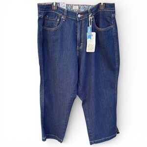 NWT Levi’s Classic Capri Jeans “Dark Tropic” – Size 20W